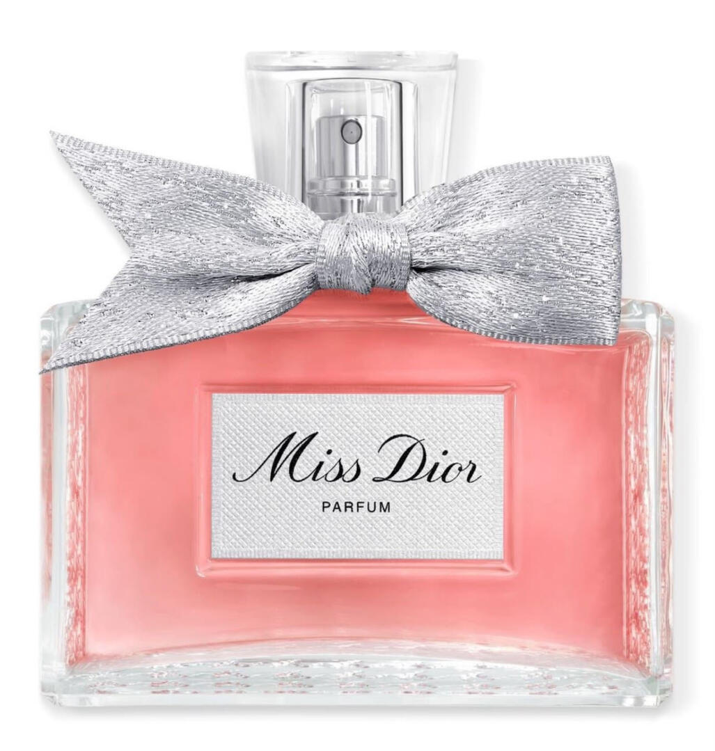 Miss Dior Parfum Family Floral • Amber • Woody Occasion Evening • Special Occasions Season Autumn • Winter Longevity Exceptional Projection Strong Olfactory Notes Top Mandarin Heart Jasmine • Starry Jasmine Base Amber Woods • Patchouli Signature