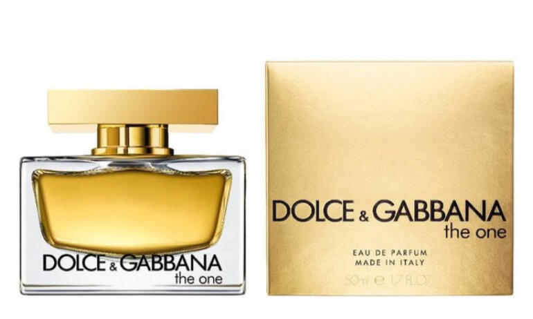 The One Eau de Parfum Family Floral • Ambery Occasion Day & Evening Season Autumn • Winter Longevity Long-lasting Projection Moderate Olfactory Notes Top Mandarin Heart Rose Base Vanilla Signature Elegant, warm and timeless. A luminous floral amb